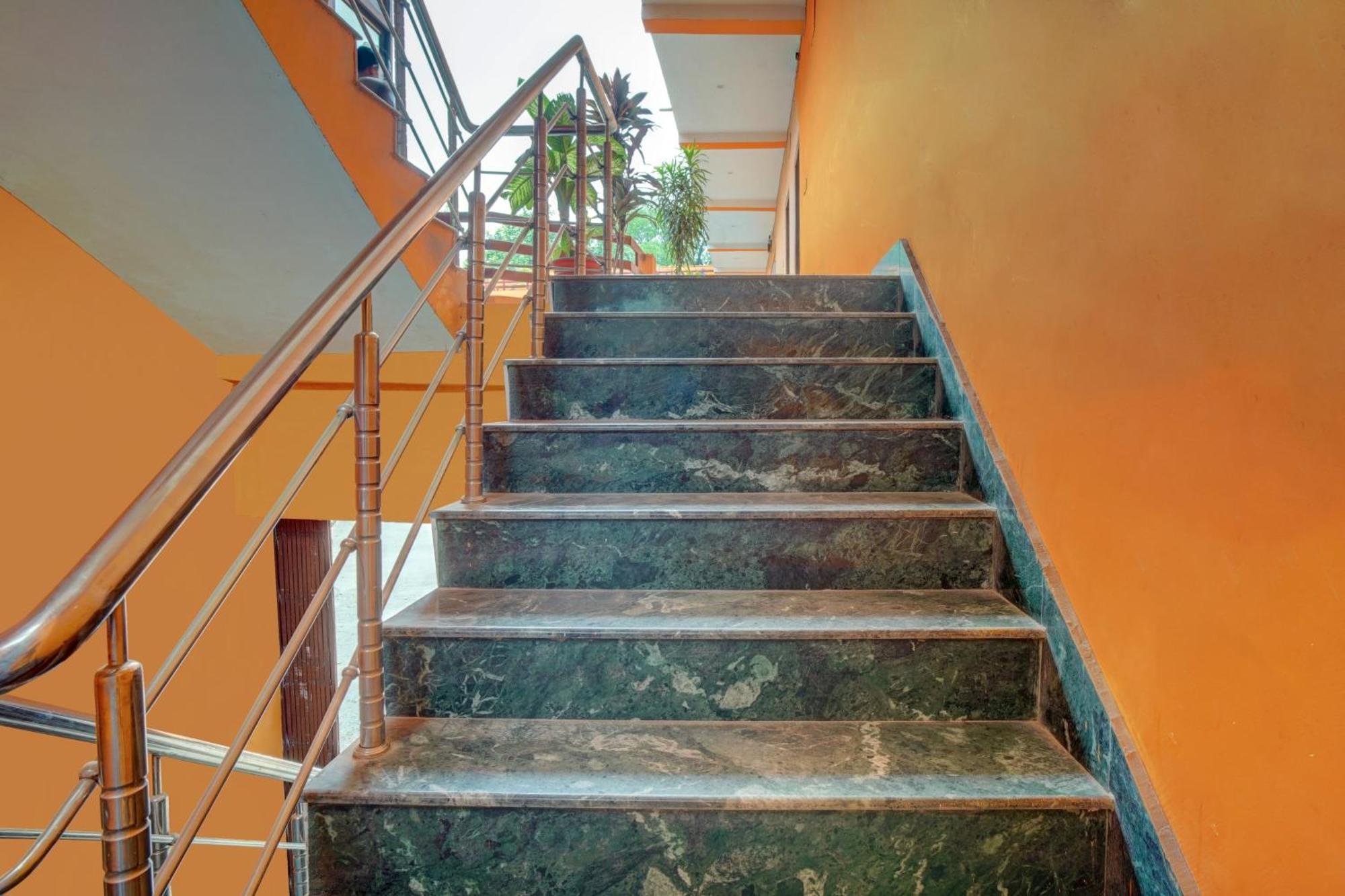 Oyo Flagship 81389 Hotel Siddhi Vinayak Motihari Eksteriør billede