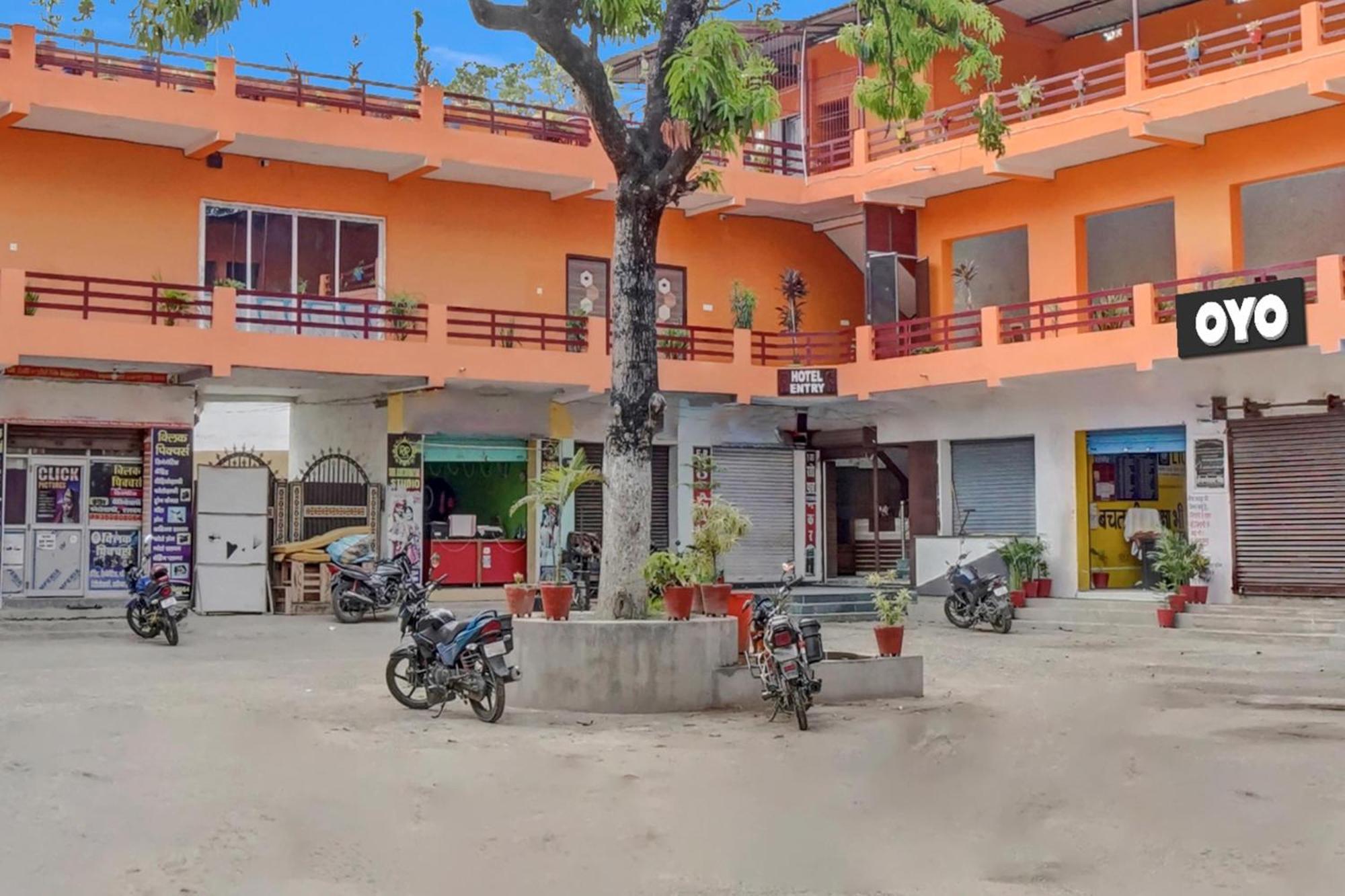 Oyo Flagship 81389 Hotel Siddhi Vinayak Motihari Eksteriør billede
